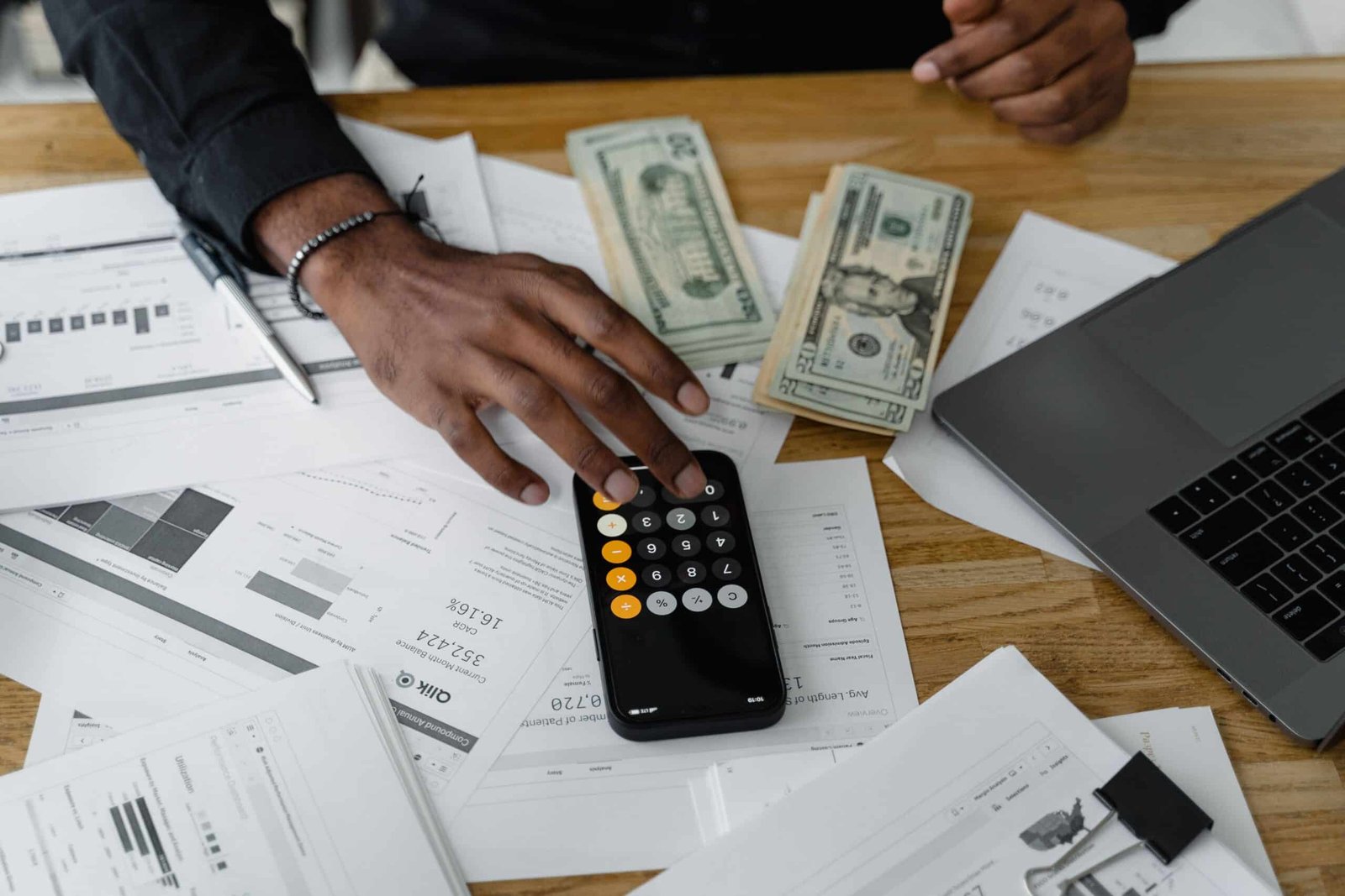Calculating platform fees before deciding to invest £1,000