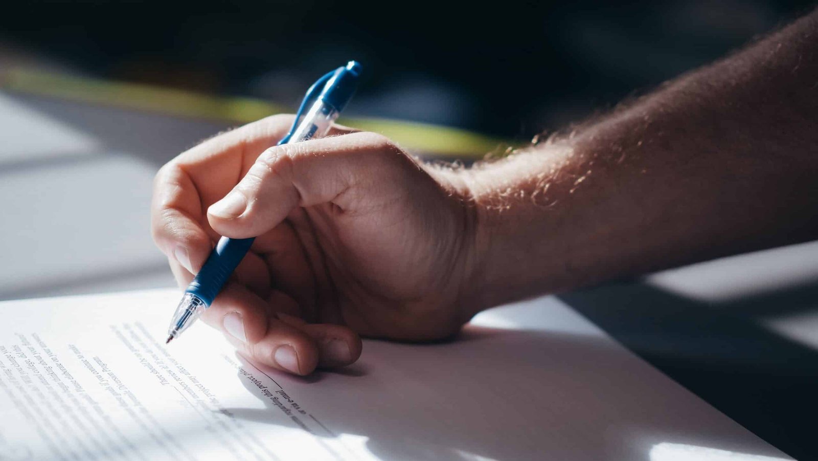 Comparing fixed and variable mortgage rate costs on paper